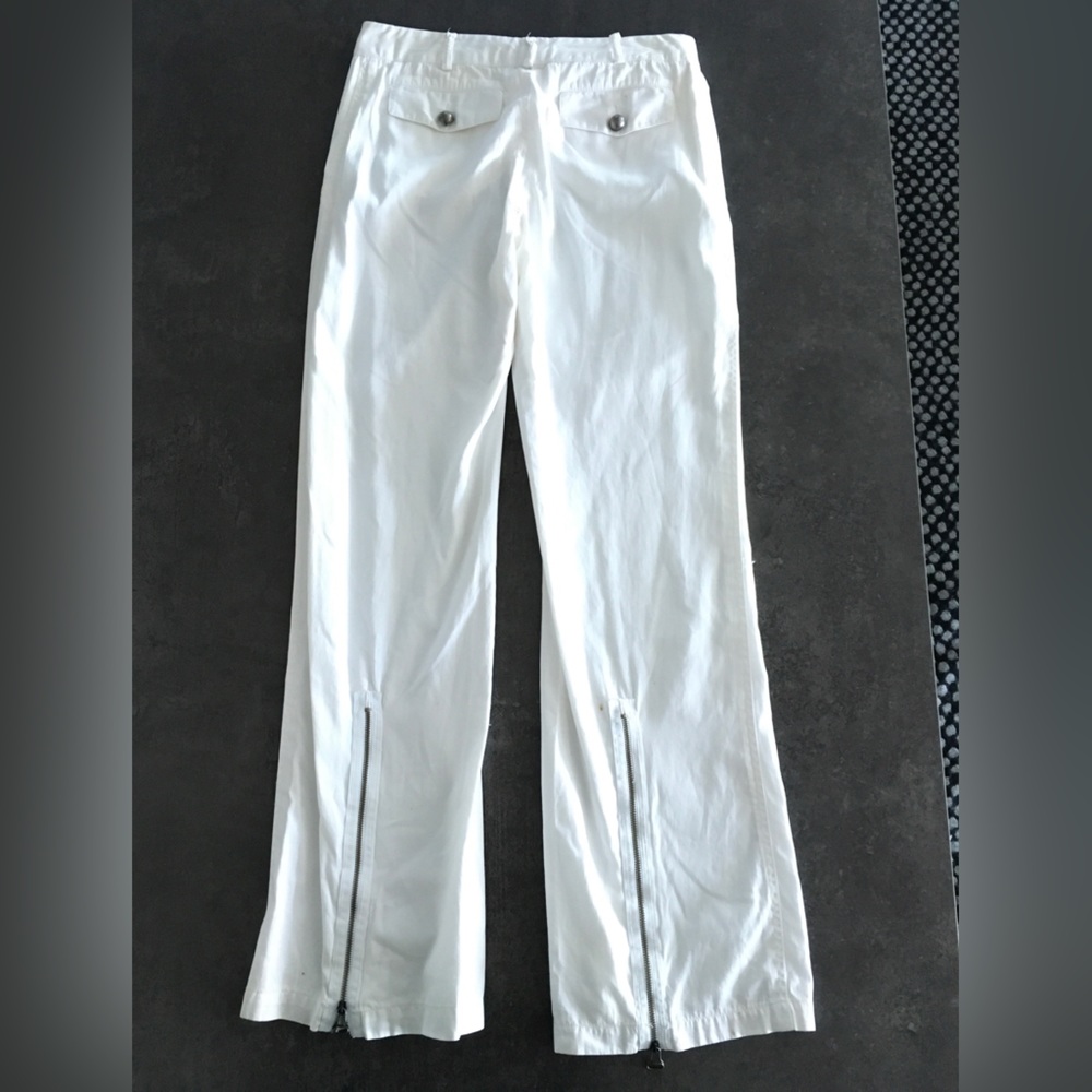 Zipper on legs pants